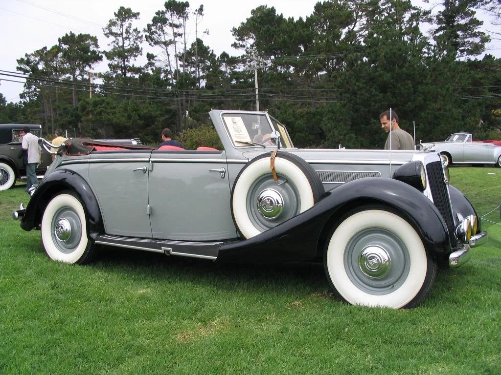 Horch 930V Phaeton Baujahr 1939, fotografiert von Ramgeis in Pebble Beach, Kalifornien im August 2004, GNU-FDL first upload in de wikipedia on 05:18, 17. Okt 2004 by Ramgeis