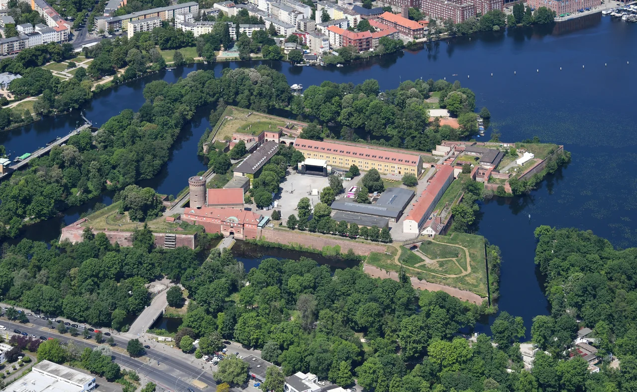 Aerial image of Spandau Citadel (view from the southeast)