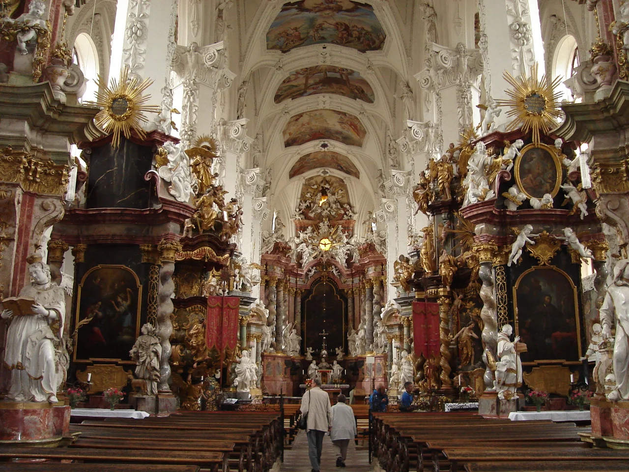 Kloster Neuzelle in Brandenburg, Blick Richtung Altar