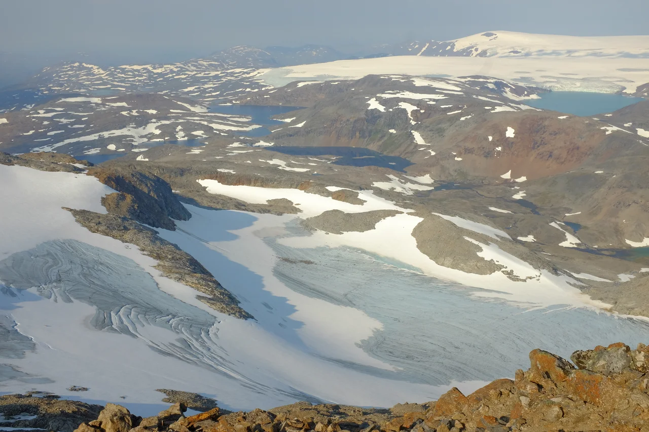 Blåmannsisen is the fifth largest glacier on the Norwegian mainland. Breen is in municipalities Fauske and Sørfold just 2 km from the border with Sweden. Blåmannen summit is a nunatak on the glacier.
