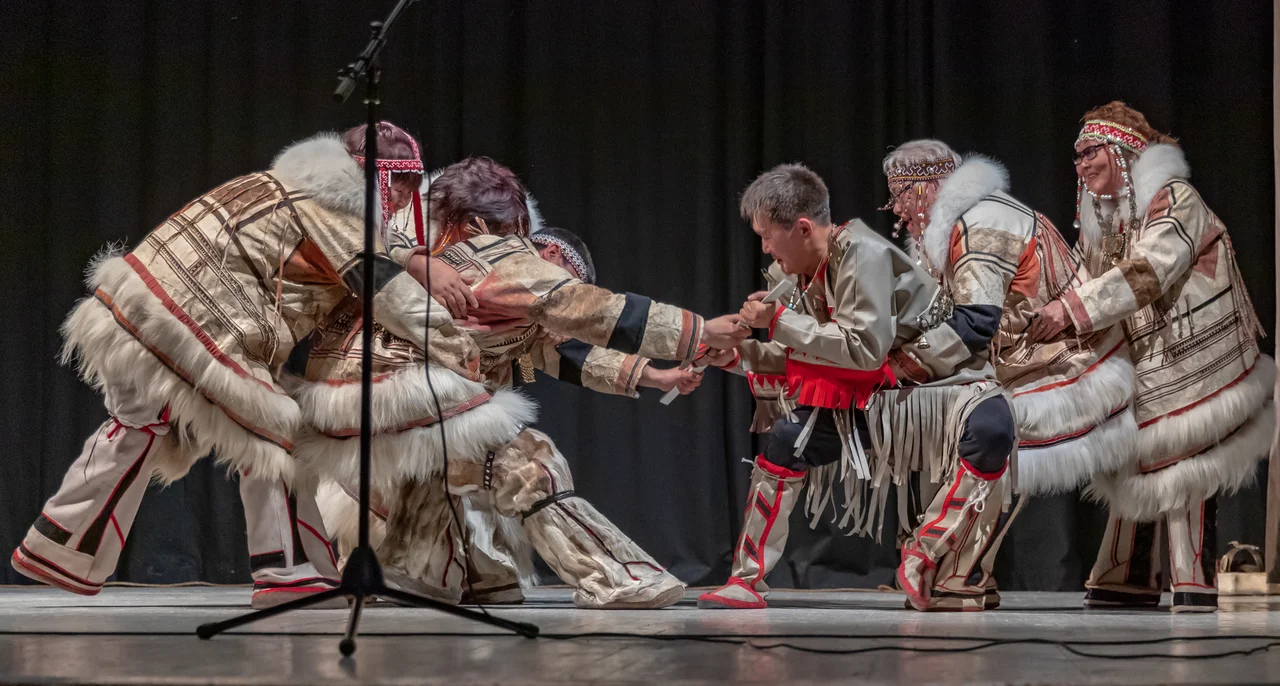 Nganasan Folklore Group in Helsinki.
Нганасанская этно-фольклорная группа "Дентедиэ"
The Nganasan nation is one of the oldest ethnicities of the Eurasian North. The Nganasan population in Russia today doesn't exceed 1,000 people, around 100 of whom live in the tundra and engage in hunting.