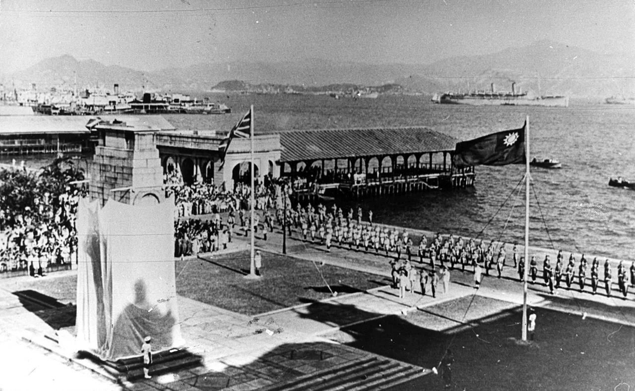Liberation of Hong Kong in 1945 (香港重光) after the Second World War. Picture taken at the Cenotaph in Central (和平紀念碑), Hong Kong.