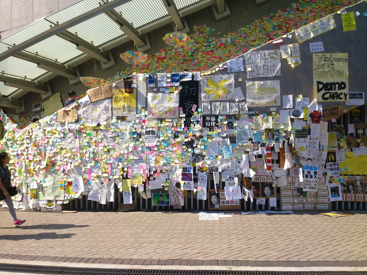 Close view of Hong Kong Lennon Wall on 2014-10-18 (1)