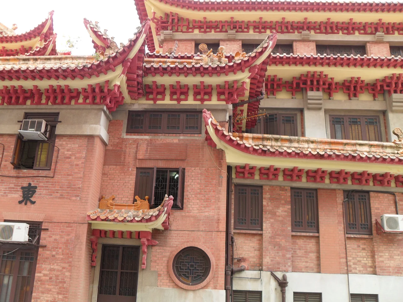 Exterior view of Tung Lin Kok Yuen