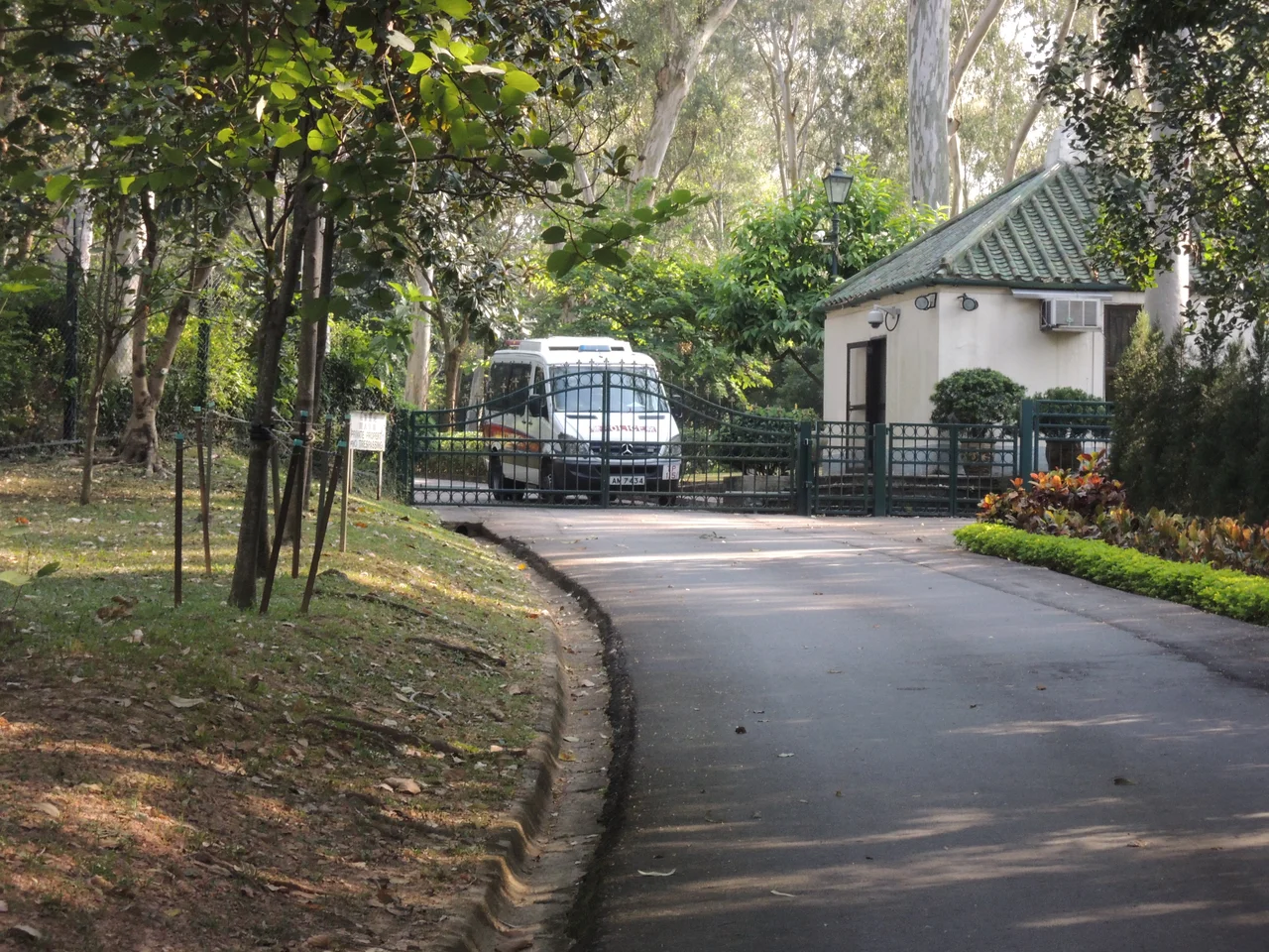 Access to Fanling Lodge from Fanling golf course