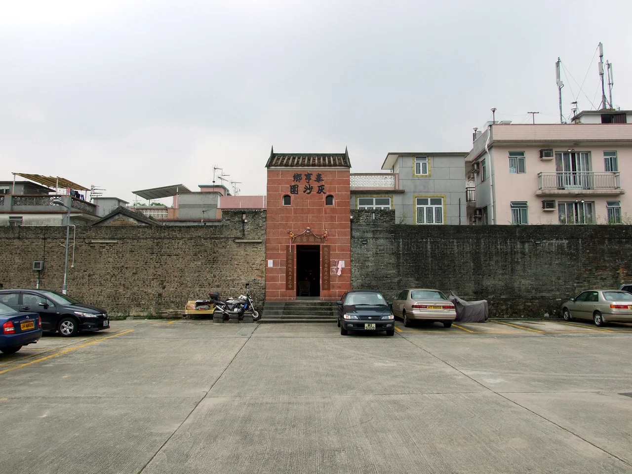 灰沙圍
Entrance Gate, Fui Sha Wai, Tai Hang Heung, Tai Po, N.T.