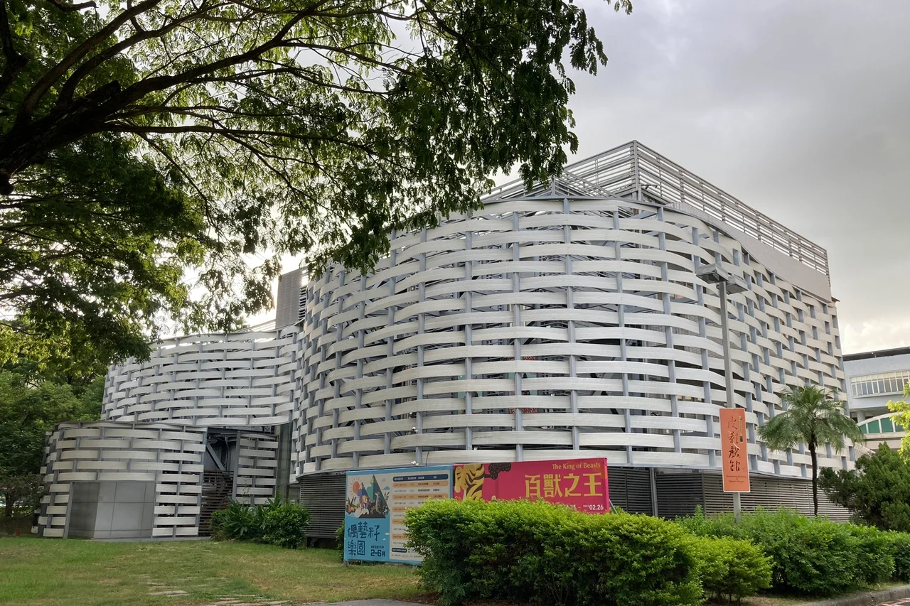 坐落於高雄市岡山區的高雄市皮影戲館,是全台唯一的皮影戲館