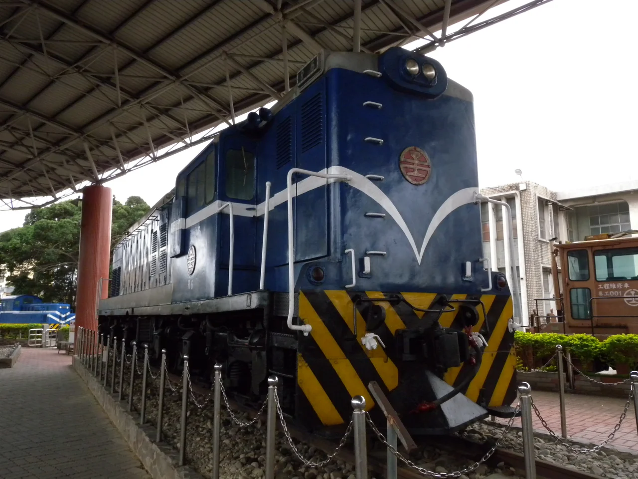 Preserved diesel locomotive TRA R6 at Miaoli Railway Museum.
