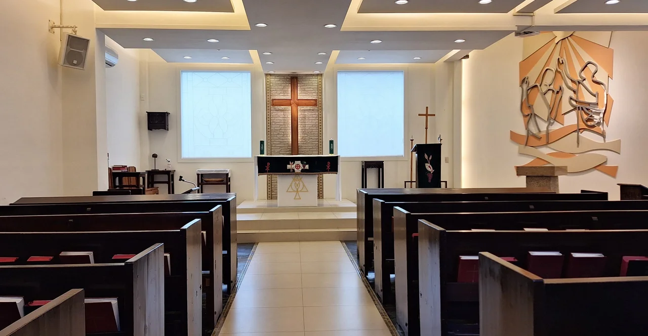 Holy Trinity Episcopal Church, Keelung - Inside 1