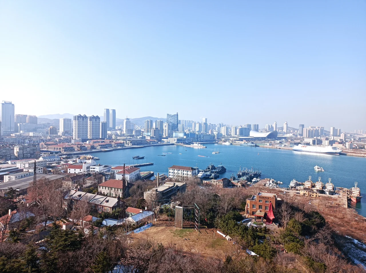 俯瞰烟台港